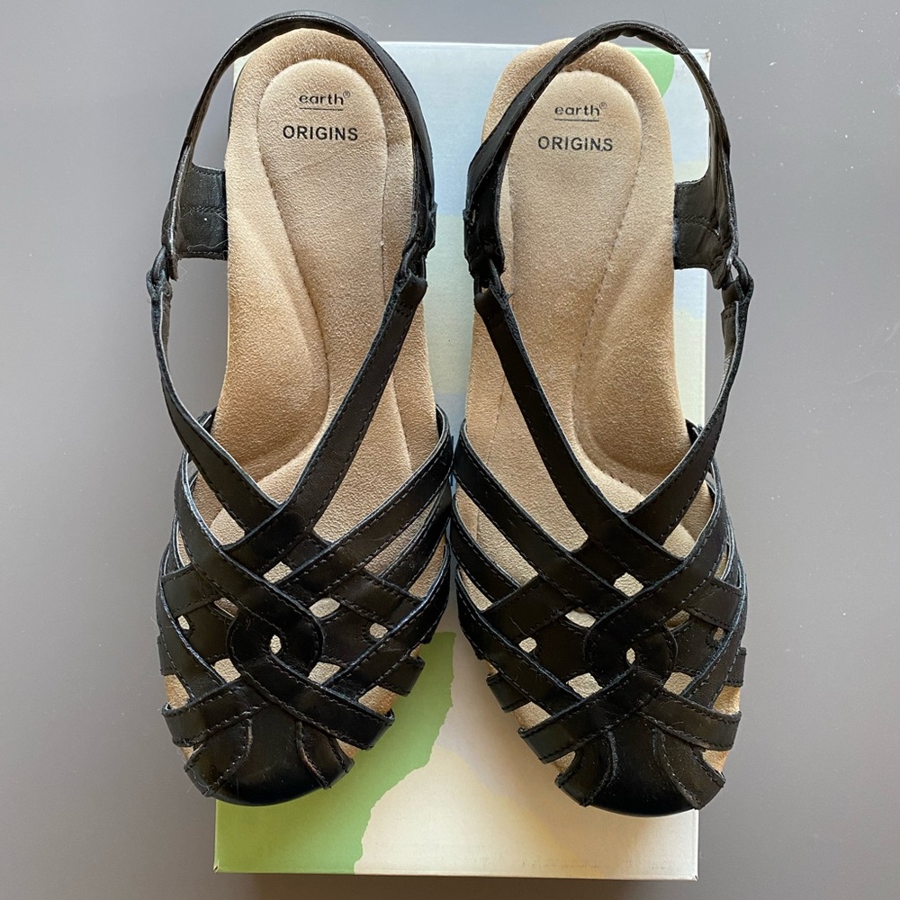 Earth Origins women’s “Belle” size 10 sandals in new without tag condition